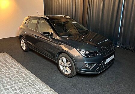 Seat Arona FR Beats Fast Lane 1Hand