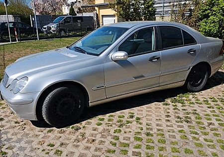 Mercedes-Benz 200