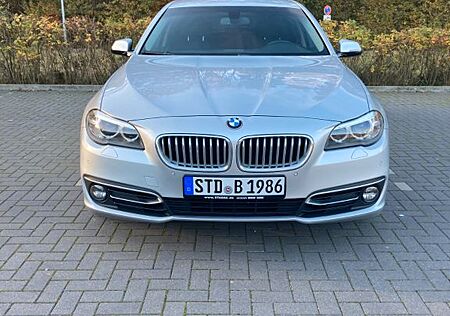 BMW 520d xDrive Touring Modern Line, Navi