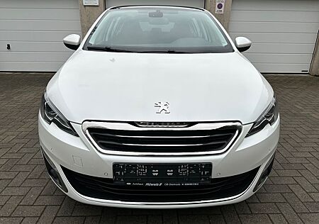 Peugeot 308 PureTech 130 Allure Pano/Navi/Automatik