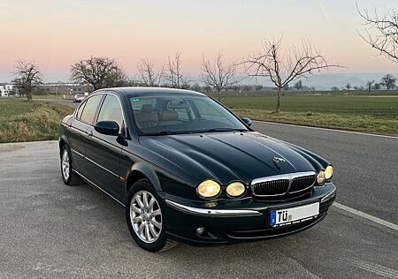 Jaguar X-Type 2.5 Liter V6 Executive