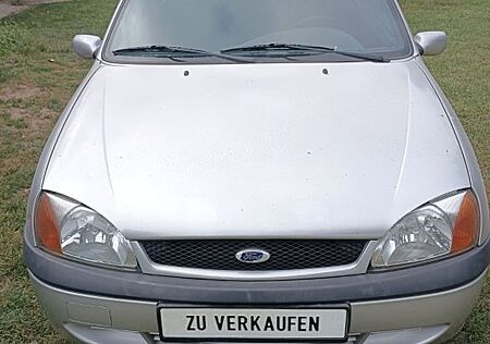 Ford Fiesta 1,3 44kW Futura Sehr wenige km <60.000