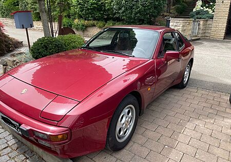 Porsche 944