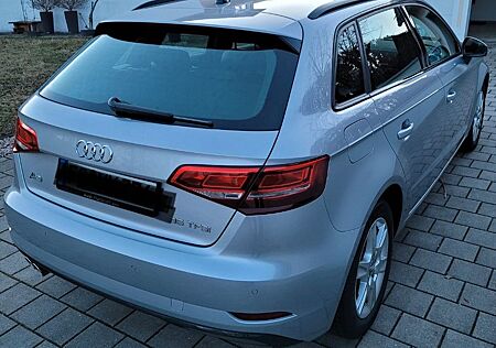 Audi A3 35 TFSI S tronic design Sportback design
