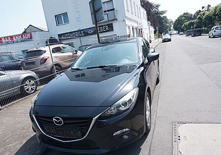 Mazda 3 Lim. Center-Line