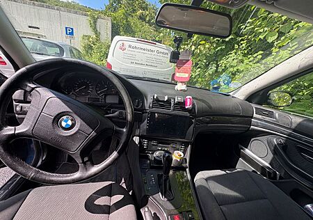 BMW 523i Auto touring