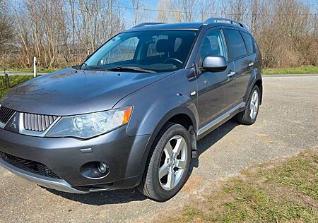 Mitsubishi Outlander 2.2 DI-D Instyle Instyle