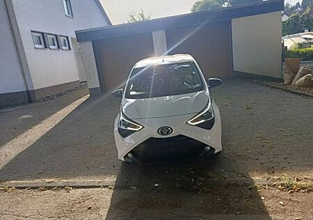 Toyota Aygo (X) Aygo (X) 1,0-l-VVT-i Team Deutschland Team D...