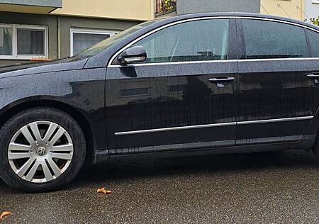 VW Passat Volkswagen 2.0 TDI DPF Highline Leder Navi