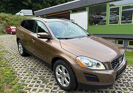 Volvo XC 60 XC60 Summum 2,0 5 Zylinder