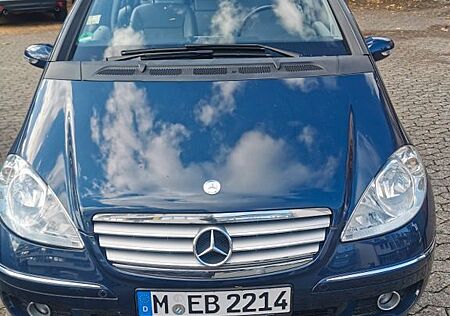 Mercedes-Benz A 200 ELEGANCE aus erster Hand!