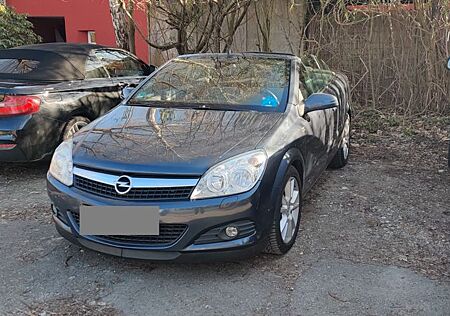 Opel Astra Twintop Cosmo 1.9 CDTI 110kW