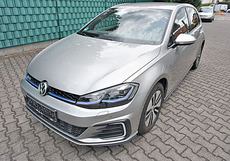 Volkswagen Golf 7 GTE, AUT.  Start-Stopp ACC, LED,Disc,