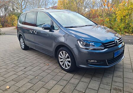 VW Sharan Volkswagen 2.0 TDI SCR DSG Highline / Pano / AHK