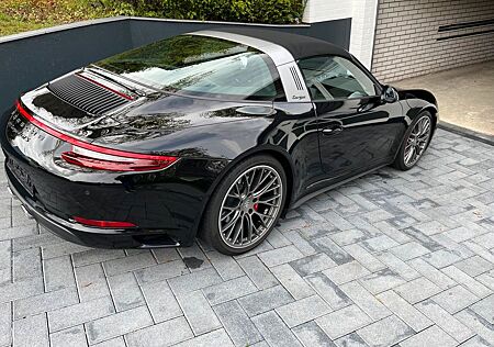 Porsche 911 Urmodell 991 GTS4 TARGA