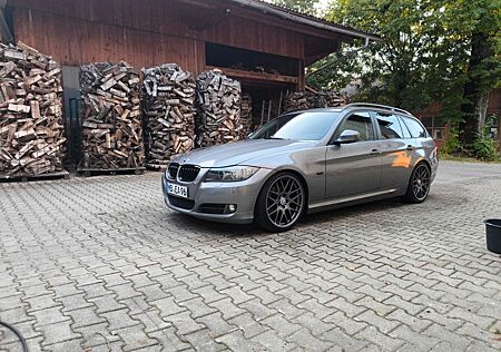 BMW 318i Touring -