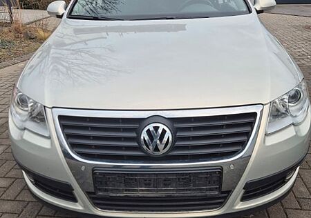 VW Passat Variant Volkswagen 1.6 TDI DPF BlueMotion Trendl...