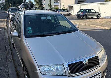 Skoda Fabia Combi 1.4 16V Classic Automatik Classic