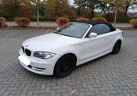 BMW 118 i Cabrio AUTOMATIK+LEDER+PDC TÜV 08/25