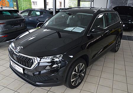 Skoda Karoq gebraucht kaufen Skoda Karoq Selection Pano,ACC,AHK,18"Alu,Kam.,Alcant.
