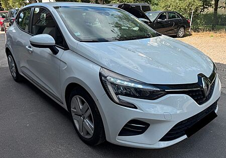 Renault Clio 1.6 E-Tech Hybrid 7750,- netto Export