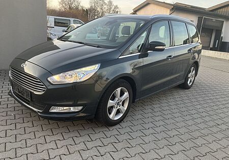 Ford Galaxy Titanium NAVI 7-SITZER SHZG TEMPOMAT PDC