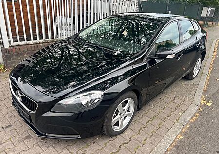 Volvo V40 D2 Momentum *2.Hand*