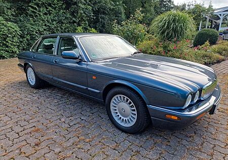 Jaguar XJ40 Sovereign