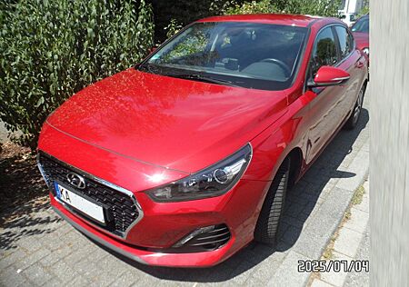 Hyundai i30 Fastback 1.6 CRDi 136 PS/Kamera/neueBatterie