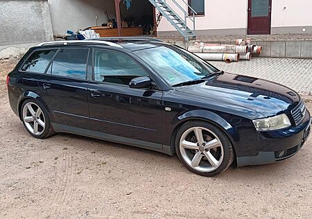 Audi A4 1.8 T quattro Avant -