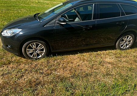 Ford Focus Scheckheft gepflegt