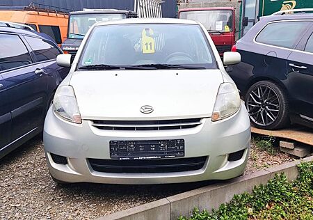 Daihatsu Sirion 1.0