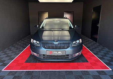 Skoda Octavia Combi Style PDC Sportsitze Navi Sitzhzg