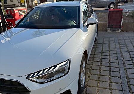 Audi A4 30 TDI S tronic advanced Avant