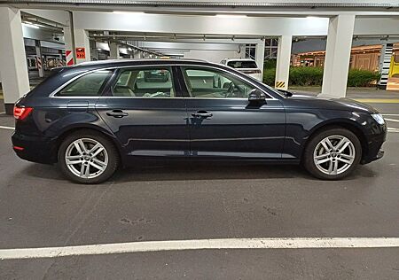 Audi A4 Avant quattro design*Vollleder Beige*Navi*AHK