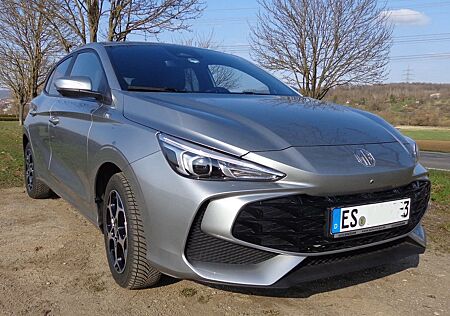 MG MG3 1.5 Hybrid+ Luxury, wie neu, Ganzjahresrfn.