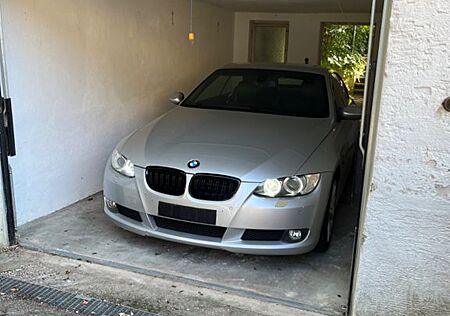 BMW 320i Cabrio - Navi, Keyless Go, Memory Sitze