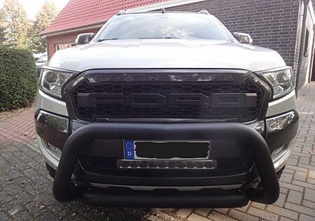 Ford Ranger Wildtrak 3,2 mit Frontbügel und Sidpipes