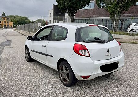 Renault Clio Expression 1.2 16V 75 Expression TÜV 08/26
