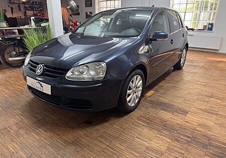VW Golf Volkswagen V Lim. Trendline*