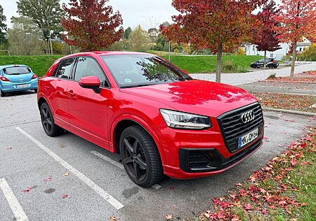 Audi Q2 1.0 TFSI * S-Line * AHK * S-Tronic * 19 Zoll