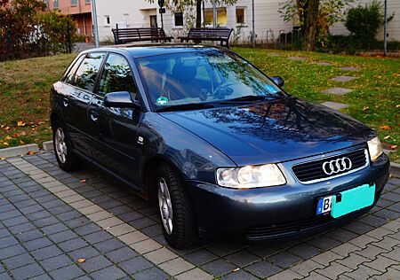 Audi A3 1.8T 110kW tiptronic Ambiente AUM wenig! km