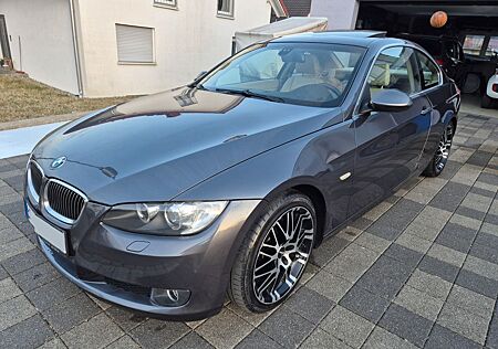 BMW 325i Coupé Aut.