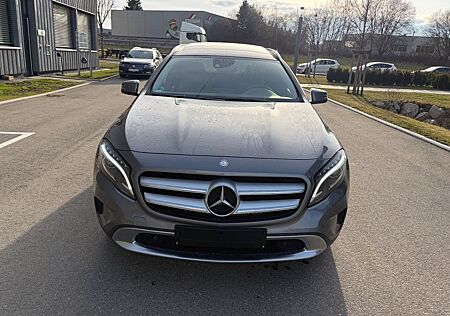 Mercedes-Benz GLA 220 CDI / d 4Matic*Automatik*Navi*Pano*AHK!