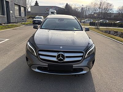 Mercedes-Benz GLA 220 CDI / d 4Matic*Automatik*Navi*Pano*AHK!