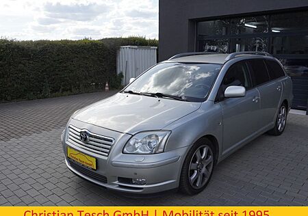 Toyota Avensis Kombi 2.0 | PDC | LEDER |ALLWETTERREIFEN