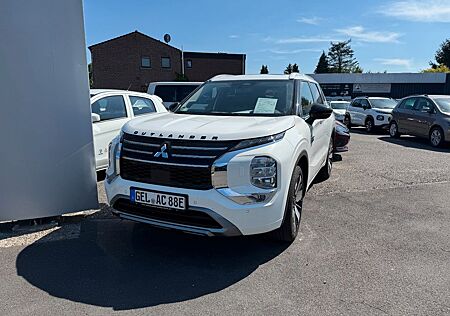 Mitsubishi Outlander 2.4 PHEV 4WD Top