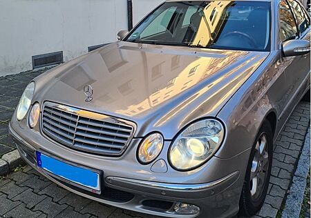 Mercedes-Benz E 320 gebraucht kaufen Mercedes-Benz E 320 4MATIC ELEGANCE Elegance