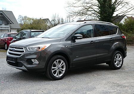 Ford Kuga Titanium 2.Hand,Top-Ausst.,neuw.Zustand