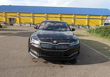 Skoda Superb Combi L&K iV Aut,Matrix Leder Navi Alu